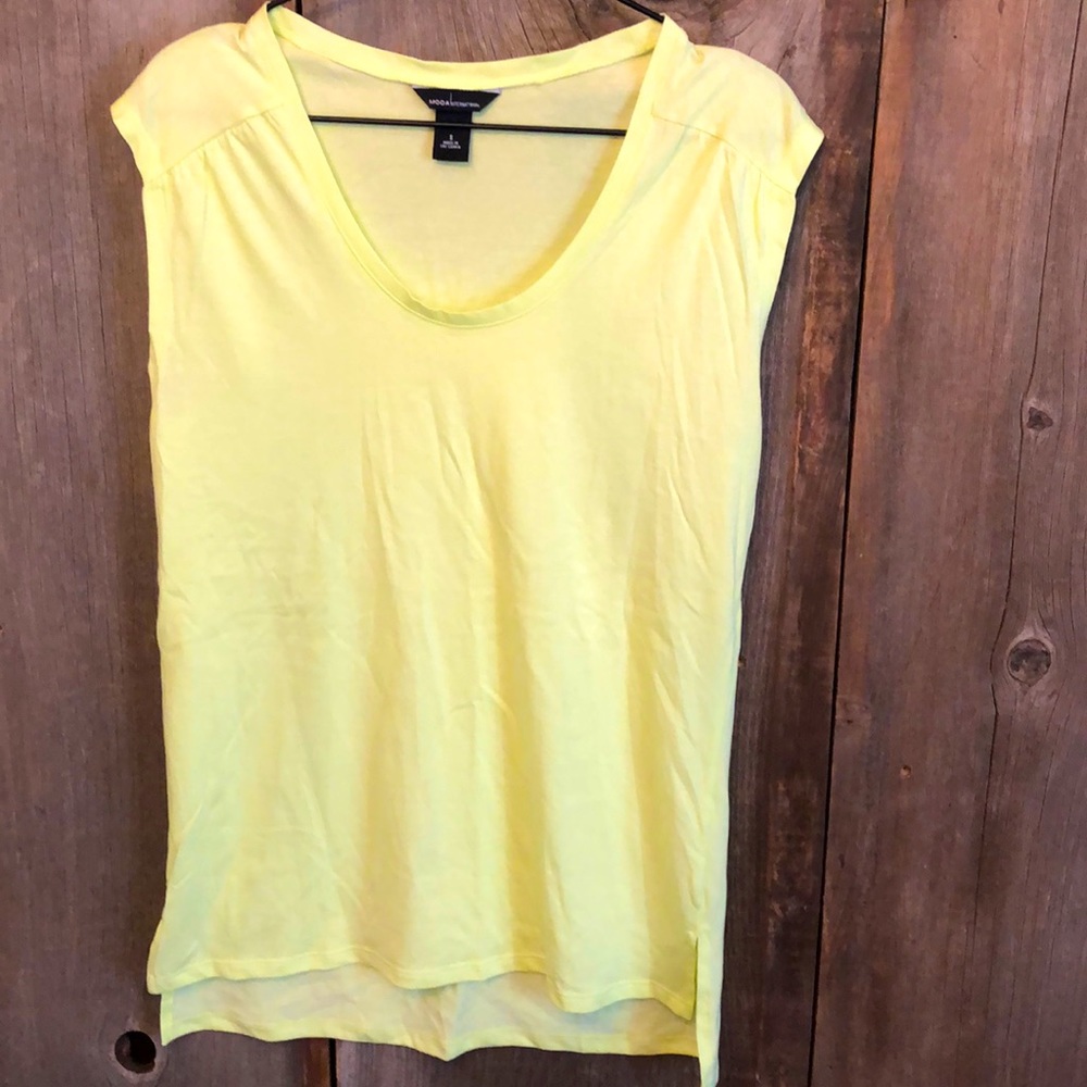 NWOT Victoria’s Secret Top in Yellow Size Small Women’s